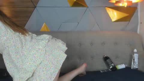 lily_waist online show from 13, 2, 2025