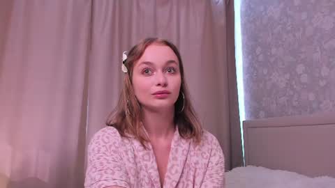 lilycoliins online show from 11, 7, 2026