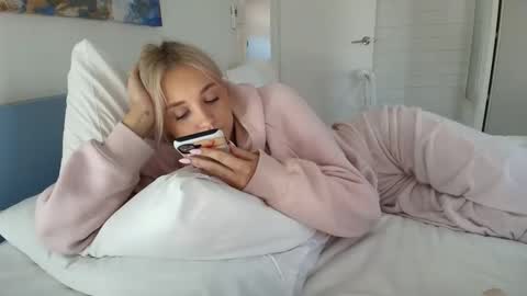 lilyflex online show from 8, 6, 2026
