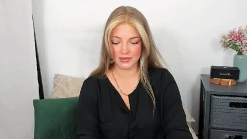 Lily online show from 4, 6, 2026