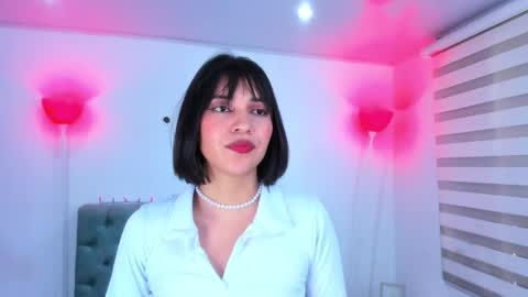  Lina Bedoya  online show from 15, 1, 2025