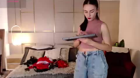 Lina online show from 23, 9, 2025