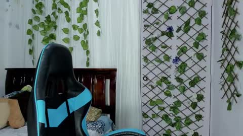 paola online show from 10, 3, 2025