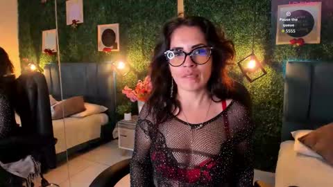 Lina  online show from 25, 9, 2025