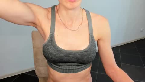 LinaLivee online show from 25, 1, 2025