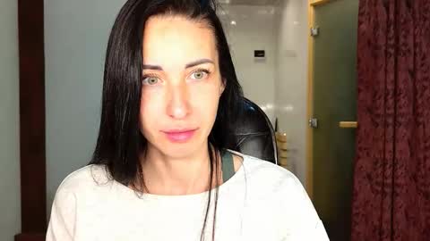 LinaLivee online show from 22, 11, 2025