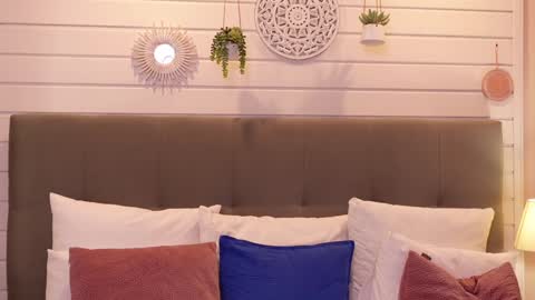 LinaReese online show from 17, 1, 2025