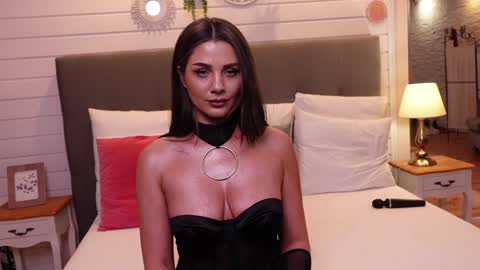 LinaReese online show from 25, 1, 2025