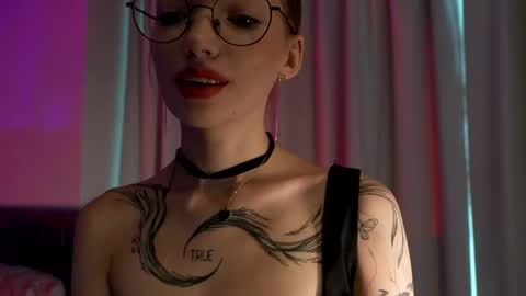 LinaVelle online show from 15, 5, 2026
