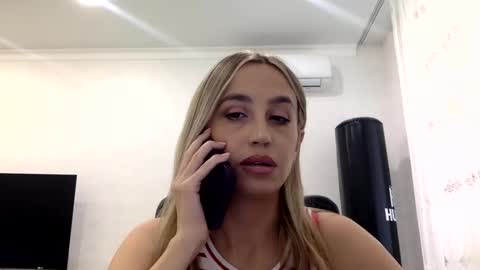 Snapshot of linavora chatting on 17, 2, 2026 linavora online show from 17, 2, 2026