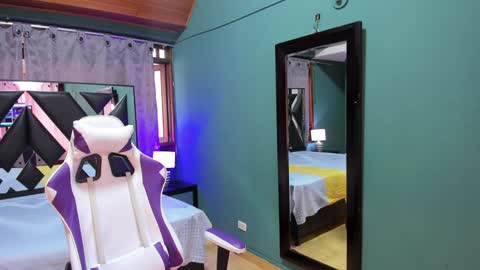  Linda  online show from 25, 1, 2025