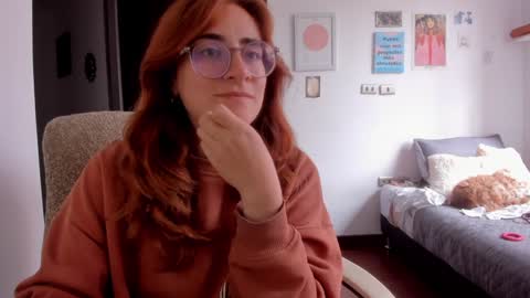 Snapshot of linda_giggle chatting on 10, 12, 2024 Giggles online show from 10, 12, 2024