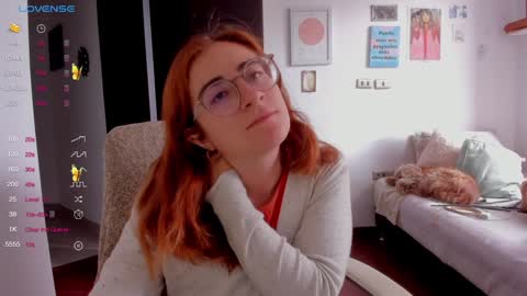 Snapshot of linda_giggle chatting on 19, 12, 2024 Giggles online show from 19, 12, 2024