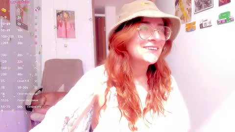 Snapshot of linda_giggle chatting on 23, 9, 2025 Giggles online show from 23, 9, 2025