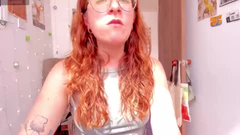 Snapshot of linda_giggle chatting on 26, 9, 2025 Giggles online show from 26, 9, 2025