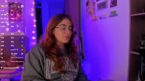 Snapshot of linda_giggle chatting on 1, 10, 2025 Giggles online show from 1, 10, 2025