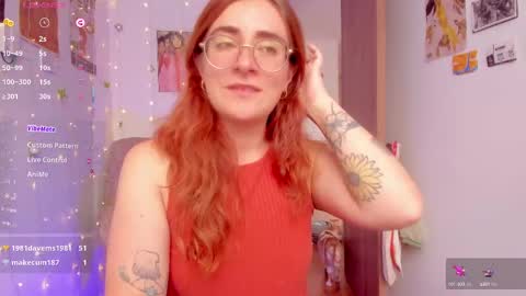 Snapshot of linda_giggle chatting on 9, 10, 2025 Giggles online show from 9, 10, 2025