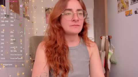 Snapshot of linda_giggle chatting on 13, 10, 2025 Giggles online show from 13, 10, 2025