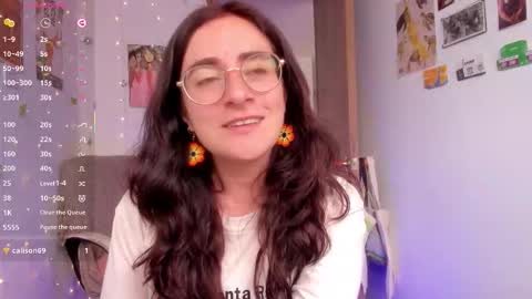 Snapshot of linda_giggle chatting on 17, 10, 2025 Giggles online show from 17, 10, 2025