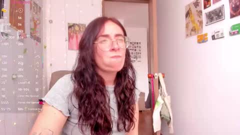 Snapshot of linda_giggle chatting on 22, 10, 2025 Giggles online show from 22, 10, 2025