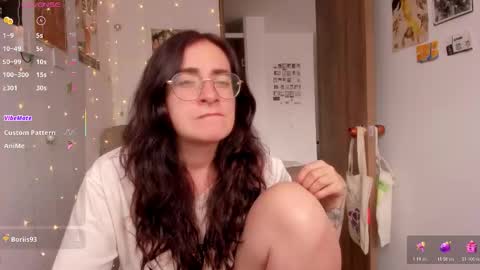 Snapshot of linda_giggle chatting on 25, 10, 2025 Giggles online show from 25, 10, 2025