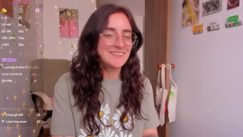 Snapshot of linda_giggle chatting on 29, 10, 2025 Giggles online show from 29, 10, 2025