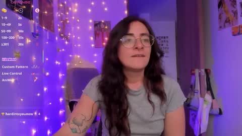 Snapshot of linda_giggle chatting on 21, 11, 2025 Giggles online show from 21, 11, 2025