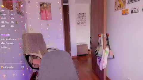 Snapshot of linda_giggle chatting on 22, 11, 2025 Giggles online show from 22, 11, 2025