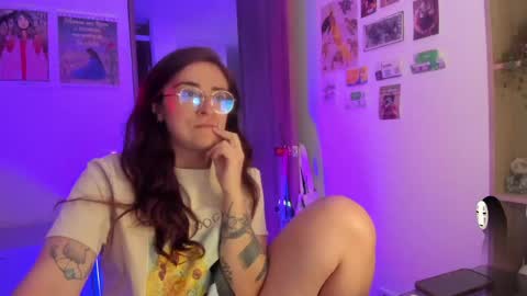 Giggles  online show from 30, 5, 2026