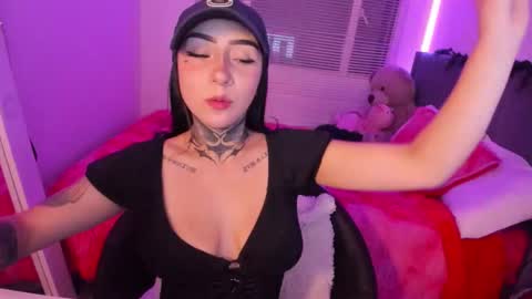 Lindaa maria  online show from 14, 9, 2025