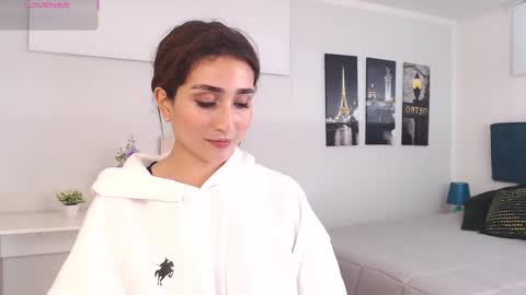 Maria Paula online show from 8, 3, 2026