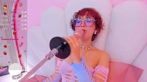 linda_sofi__ online show from 2, 3, 2025