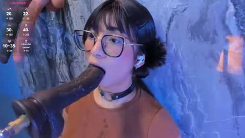 linda_sofi__ online show from 10, 7, 2026