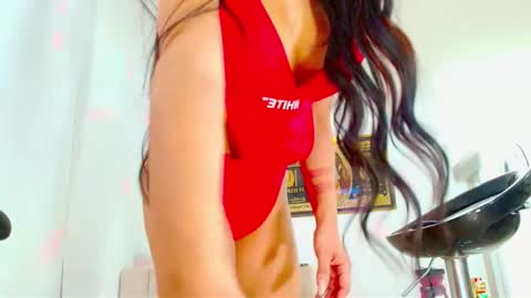 LAURA RAMIREZ online show from 5, 1, 2025