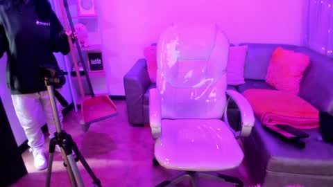 linda miller online show from 25, 1, 2025