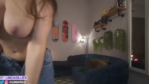 Snapshot of lindabluee chatting on 23, 7, 2026 Nia online show from 23, 7, 2026