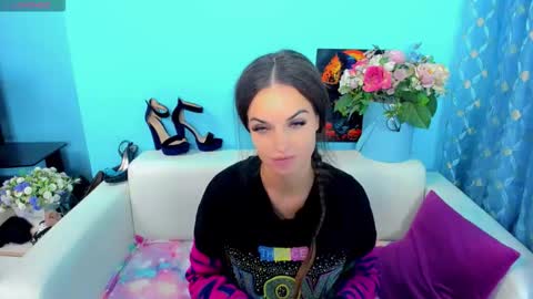 Snapshot of lindaliiii chatting on 6, 10, 2025 Linda online show from 6, 10, 2025