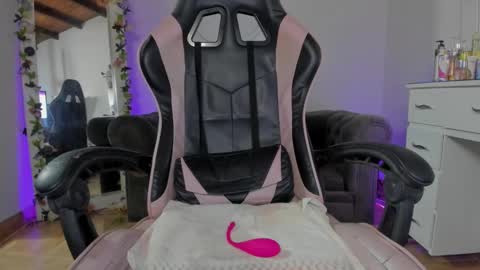 Lindsay    online show from 6, 12, 2024