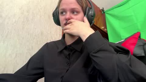 Snapshot of linettehnatow chatting on 10, 2, 2026 Eva online show from 10, 2, 2026