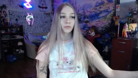 Snapshot of linlin_cuteeee chatting on 14, 12, 2024 Lin online show from 14, 12, 2024