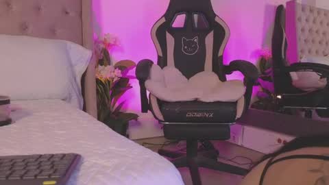 Luciana online show from 16, 4, 2026