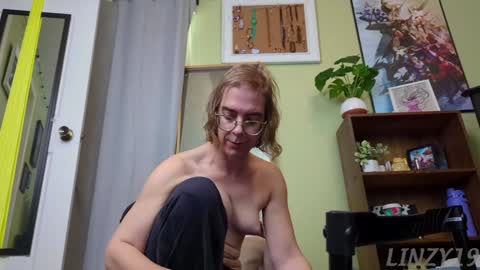 Linzy19 online show from 31, 12, 2024