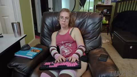 Linzy19 online show from 9, 1, 2025