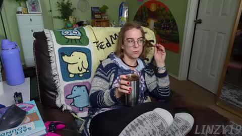 Linzy19 online show from 4, 2, 2025