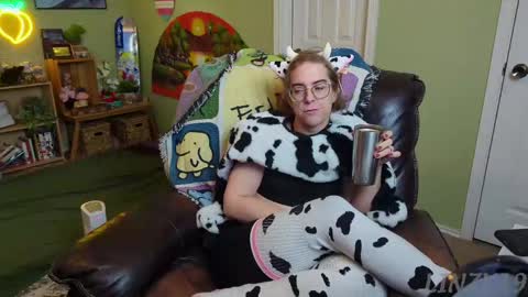 Linzy19 online show from 14, 2, 2025