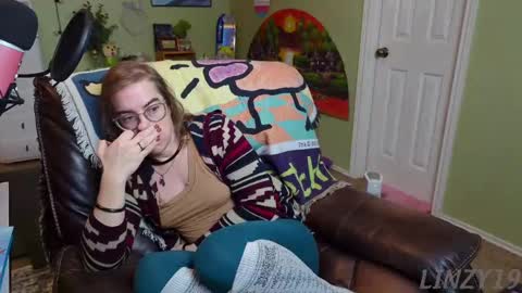 Linzy19 online show from 18, 2, 2025