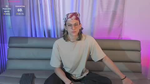 Snapshot of lior_evan chatting on 8, 11, 2025 Lior evan online show from 8, 11, 2025