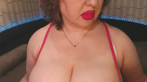 Snapshot of lipsaddiction chatting on 5, 1, 2025 LIpsAddiction online show from 5, 1, 2025