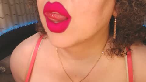 Snapshot of lipsaddiction chatting on 2, 2, 2025 LIpsAddiction online show from 2, 2, 2025