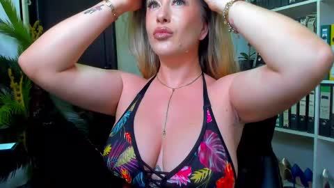 Snapshot of lisa2018 chatting on 1, 3, 2025 lisa online show from 1, 3, 2025